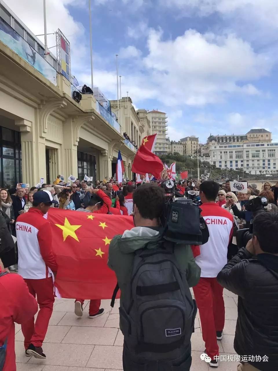 开云在线-关于岭南战狼队对阵姑苏朱雀队，冲浪锦标赛击败，细节决定成败——更衣室氛围正向的信息